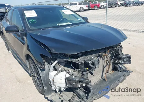 2021 Toyota Camry Se z USA, uszkodzony, nr VIN 4T1G11AK8MU560960